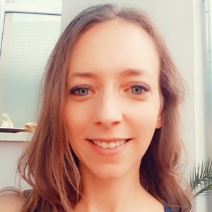 Stephanie - Prof de yoga - Romanswiller