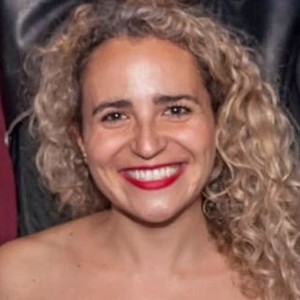 Laura - Prof de français - Fontaine-l'Évêque