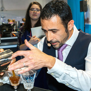 Carlos jose - Prof de flair bartending - Nozay