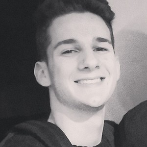 Axel - Prof de maths - Laval
