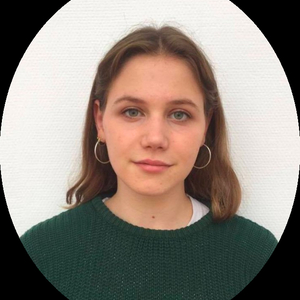 Violette - Prof d'économie - Paris