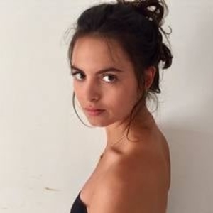 Chloé - Prof d'histoire - géo - Paris