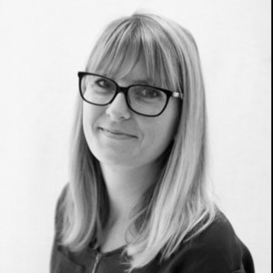 Julie - Prof de droit du travail - Chavenay