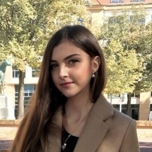 Yvanna - Prof d'anglais - Abaucourt-sur-Seille