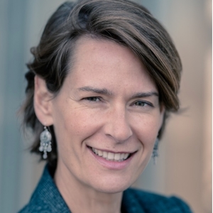Delphine - Prof de marketing - Orléans