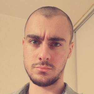 Julien - Prof d'initiation informatique - Curgies