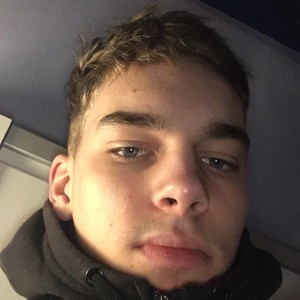 Julien - Prof d'initiation informatique - Serris