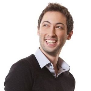 Julien - Prof de marketing - Paris