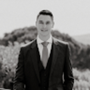 Pierre - Prof de marketing - Toulouse