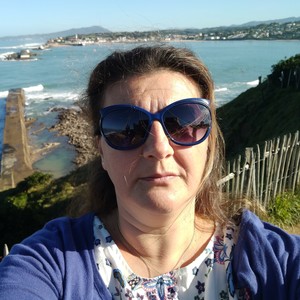 Laura - Prof de maths - Genève