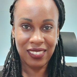 Emeline - Prof de comptabilité - Les Abymes