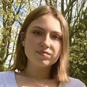 Louane - Prof d'aide aux devoirs - Le Mans