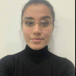 Faïza - Prof de français - Genève