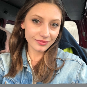 Laura - Prof de droit pénal - Meyssac