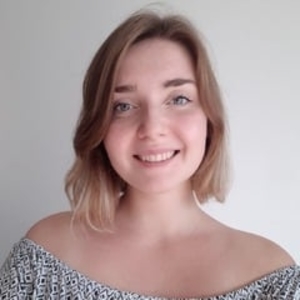 Justine - Prof de couture - La Rochelle