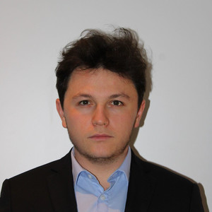 Julien - Prof de droit - Paris 15e