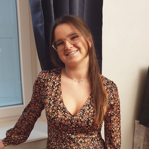 Laura - Prof de droit pénal - Lyon