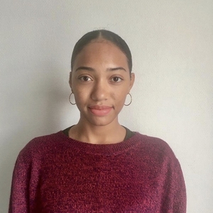 Jewel - Prof de compréhension orale - anglais - Paris