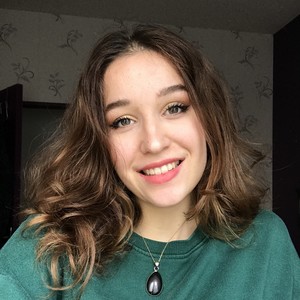 Lucie - Prof de couture - Paris