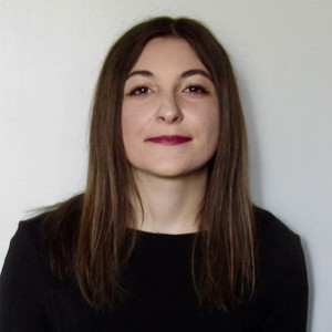 Laure - Prof de droit - Paris 10e