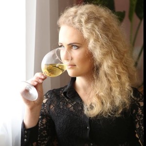 Iryna - Prof d'œnologie - Neuilly-sur-Seine