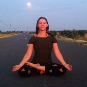 Lea - Prof de yoga - Colombes