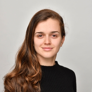 Lucile - Prof de yoga - Paris