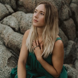 Stephanie - Prof de méditation - 