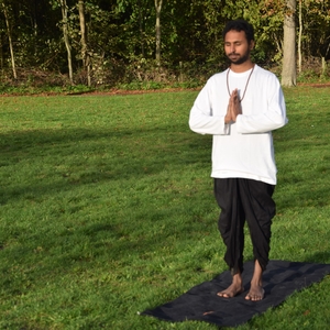 Deva - Prof de yoga - London