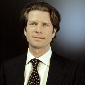 Simon - Prof de marketing - Paris